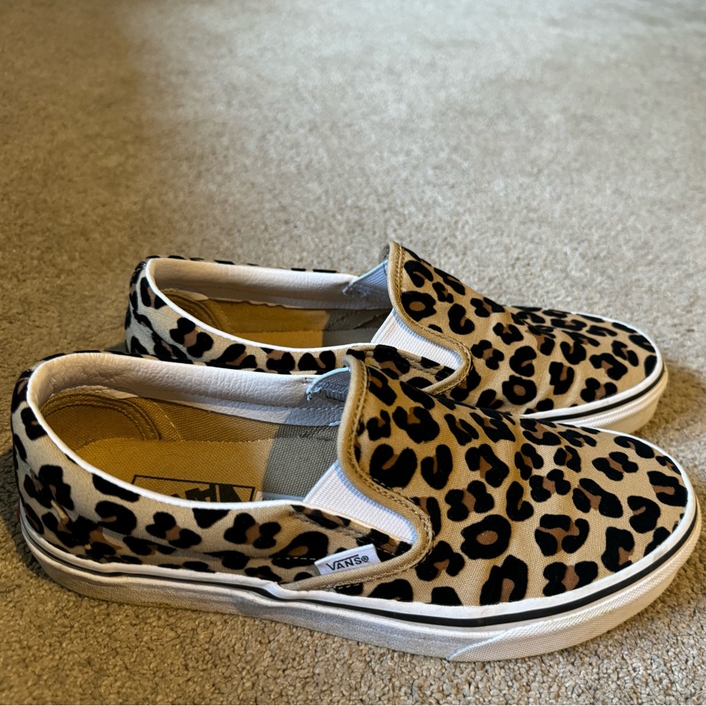 Women’s cheetah vans size 8.5